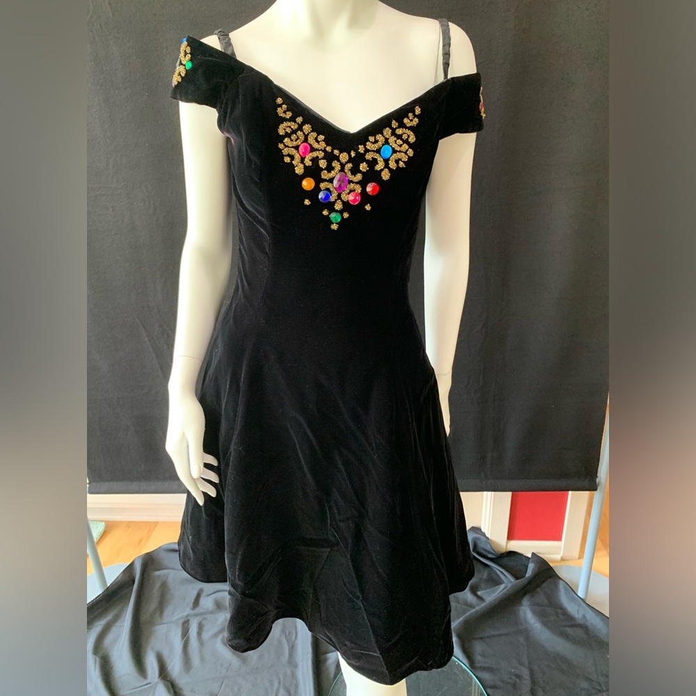 Zum Zum Vintage Black Velvet mini dress. Size:Small